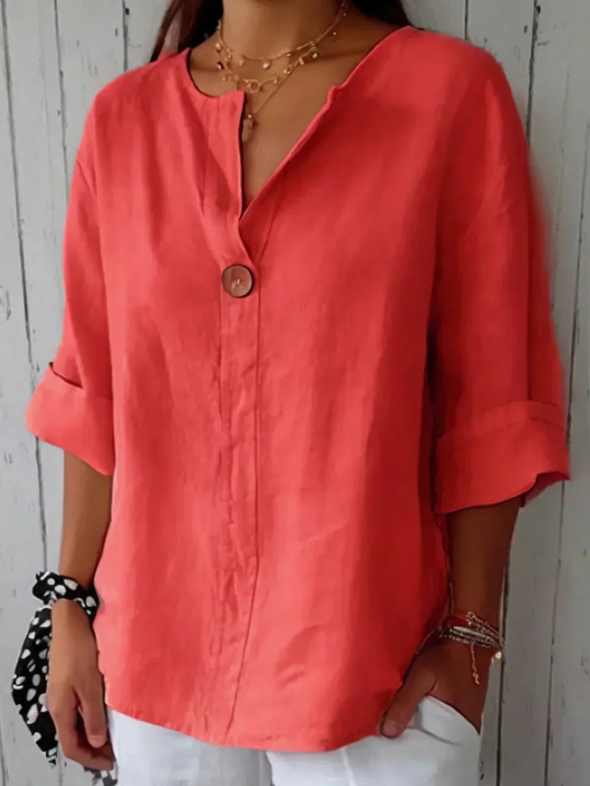 Donna – Chic Comfort Blouse