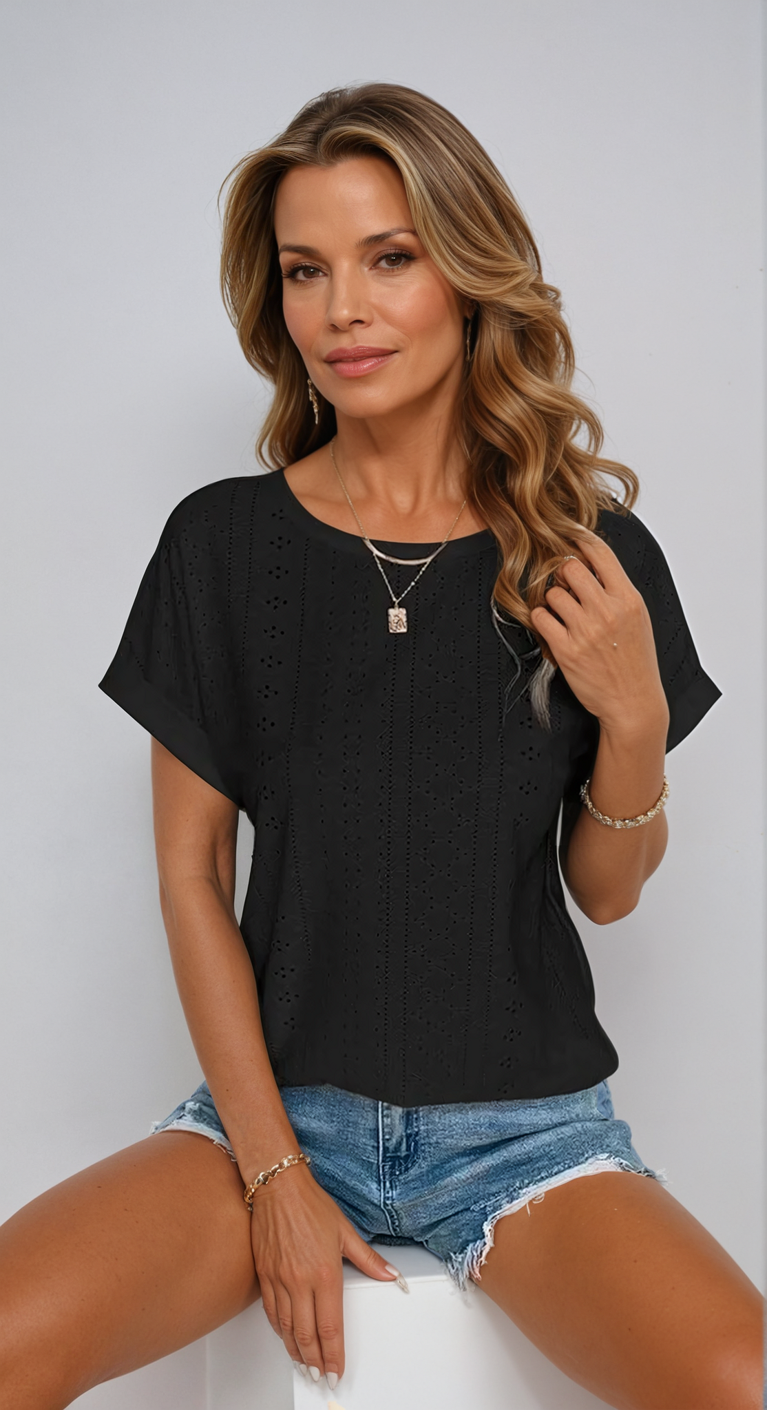 Riza | Casual Eyelet Top