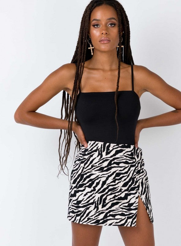 Tessa - Minigirl with bold tiger print