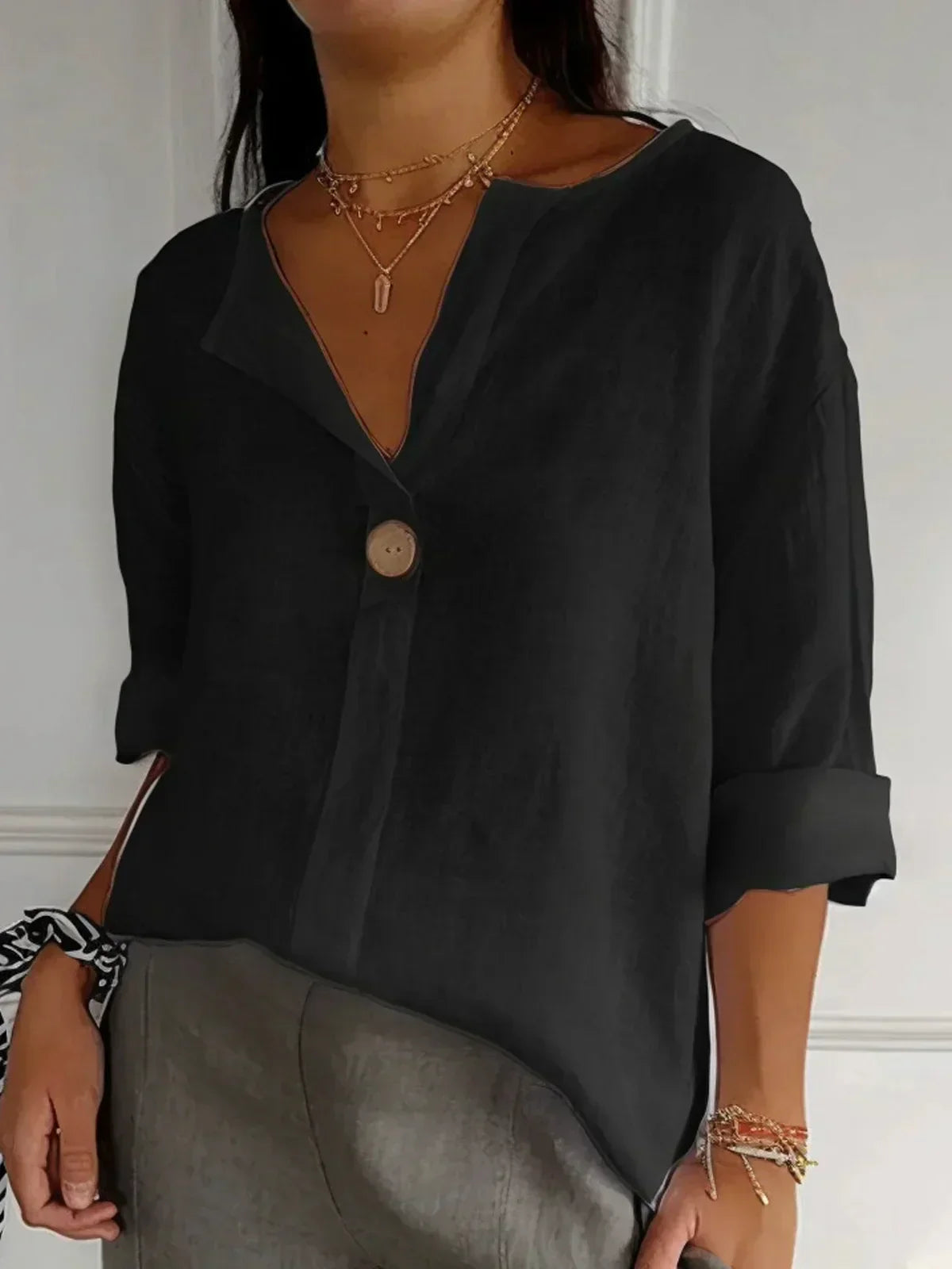 Donna – Chic Comfort Blouse