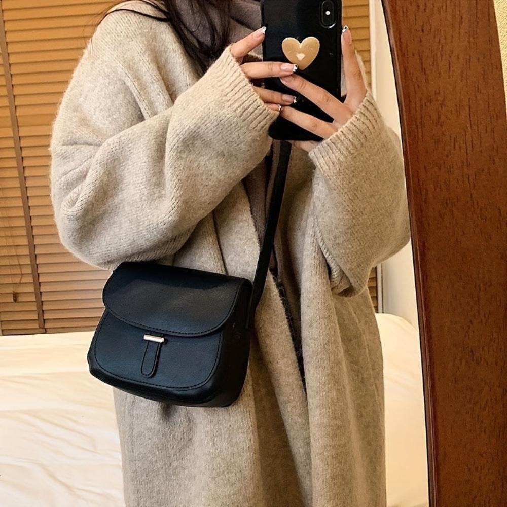 Aria Retro Grace | Elegant Saddle Crossbody Bag