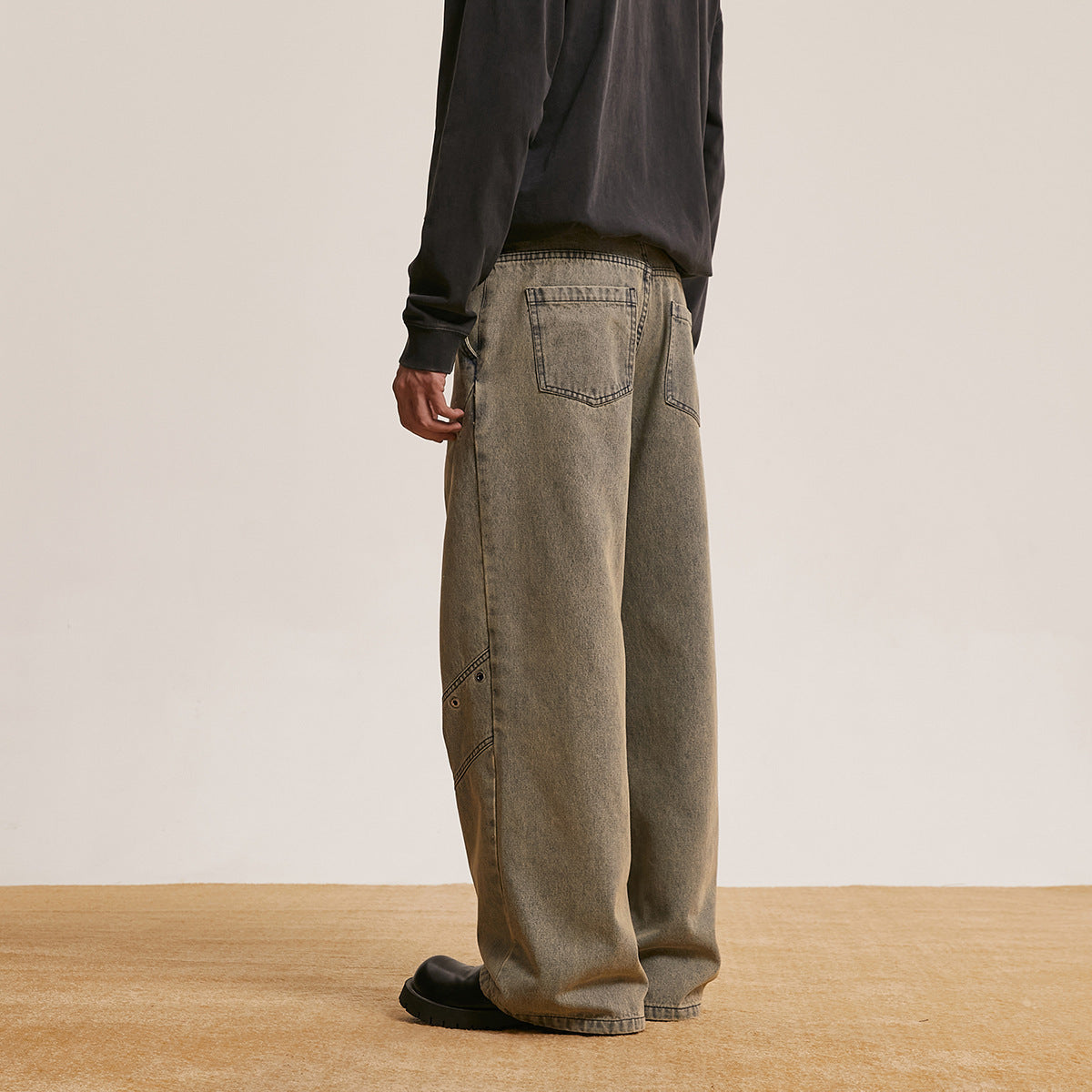 Retro Washed Jeans - Vintage Style and Modern Comfort