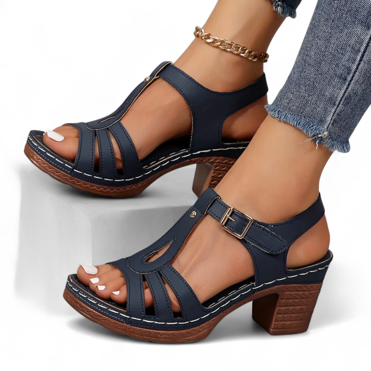 Sierra Classic Buckle Sandals