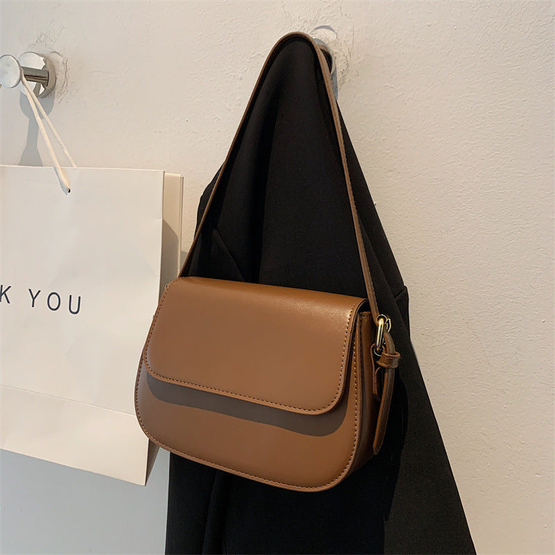 Avery Classic Saddle | Crossbody Bag