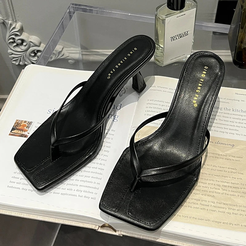 Luna Metallic Heel – Shine Bright with Every Step