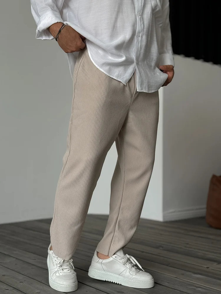 Pembre Lightweight Pleated Pants - Sophisticated Style and Summer Comfort