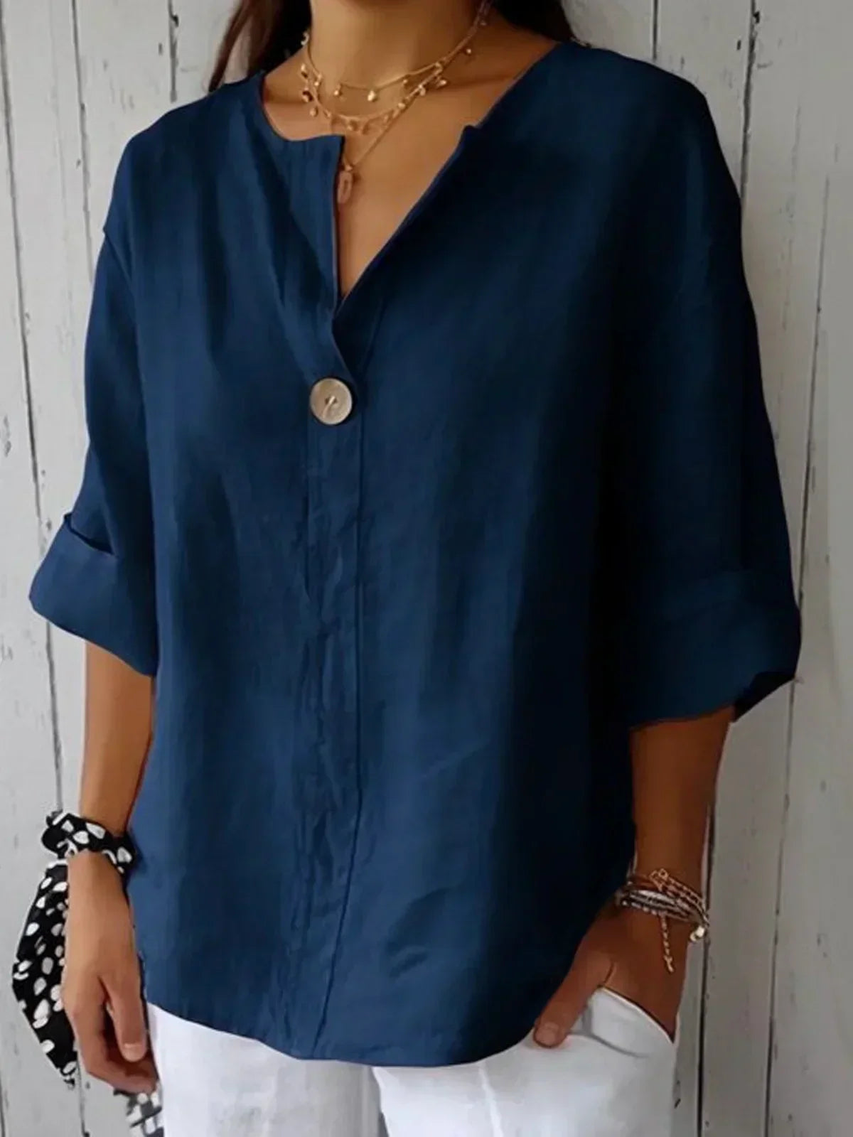 Donna – Chic Comfort Blouse