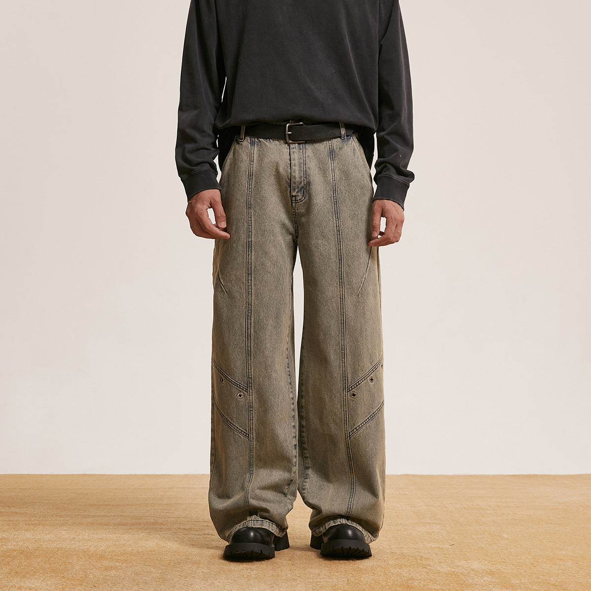 Retro Washed Jeans - Vintage Style and Modern Comfort