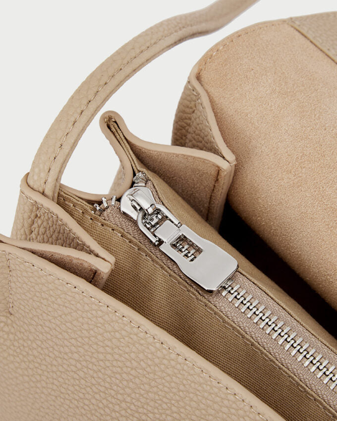 Avery Retro Softness | Elegant Handbag