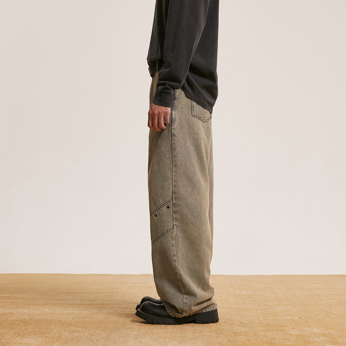Retro Washed Jeans - Vintage Style and Modern Comfort