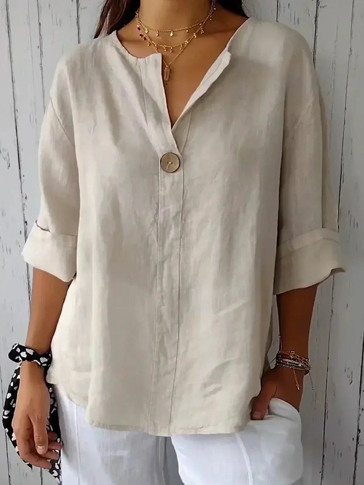 Donna – Chic Comfort Blouse
