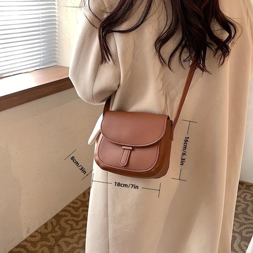 Aria Retro Grace | Elegant Saddle Crossbody Bag