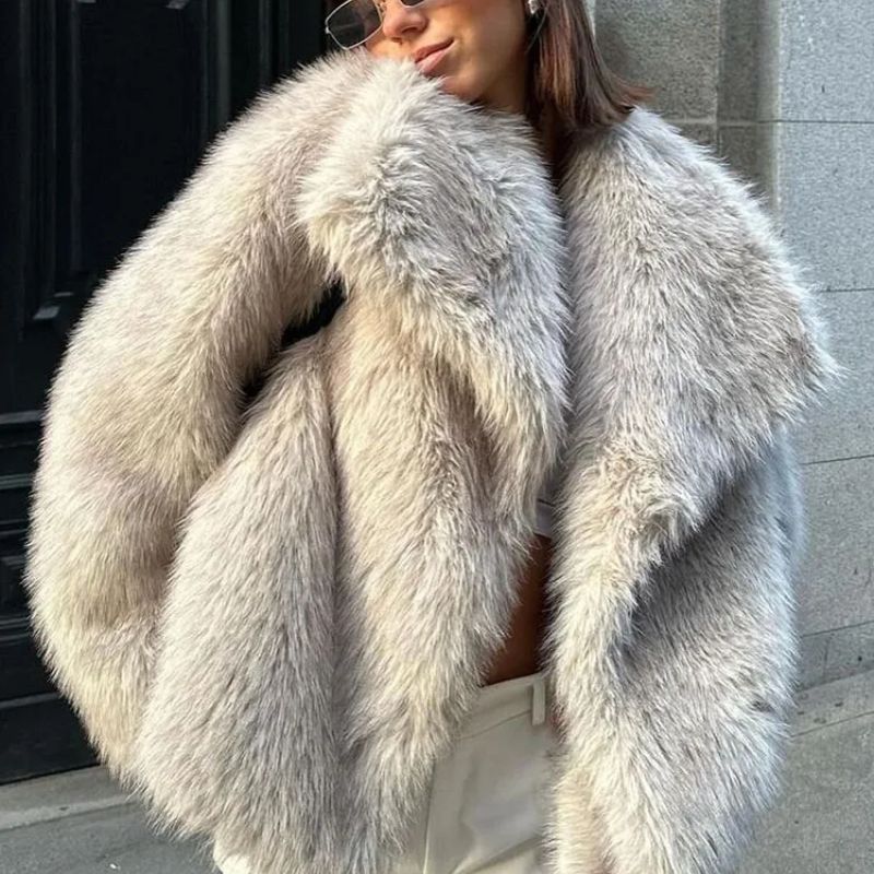 Elsie - Elegant Fur Coat