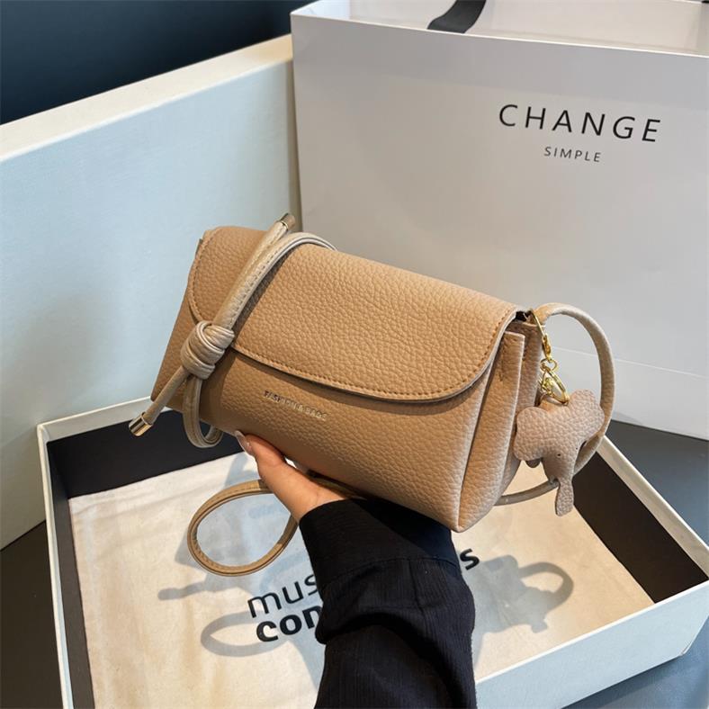 Avery Retro Softness | Elegant Handbag
