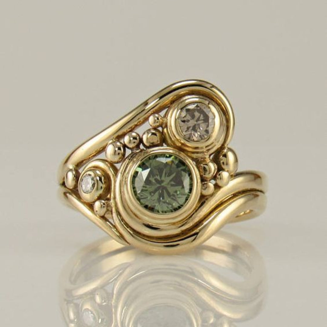 Vintage ring in gold-plated green zirconia