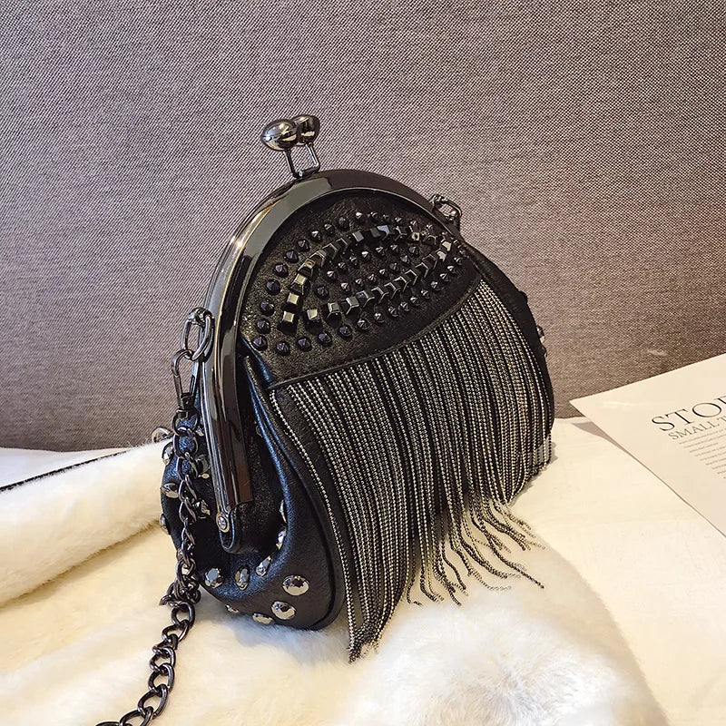 Lisa Kiss-Lock Bag | Retro Chic Essential