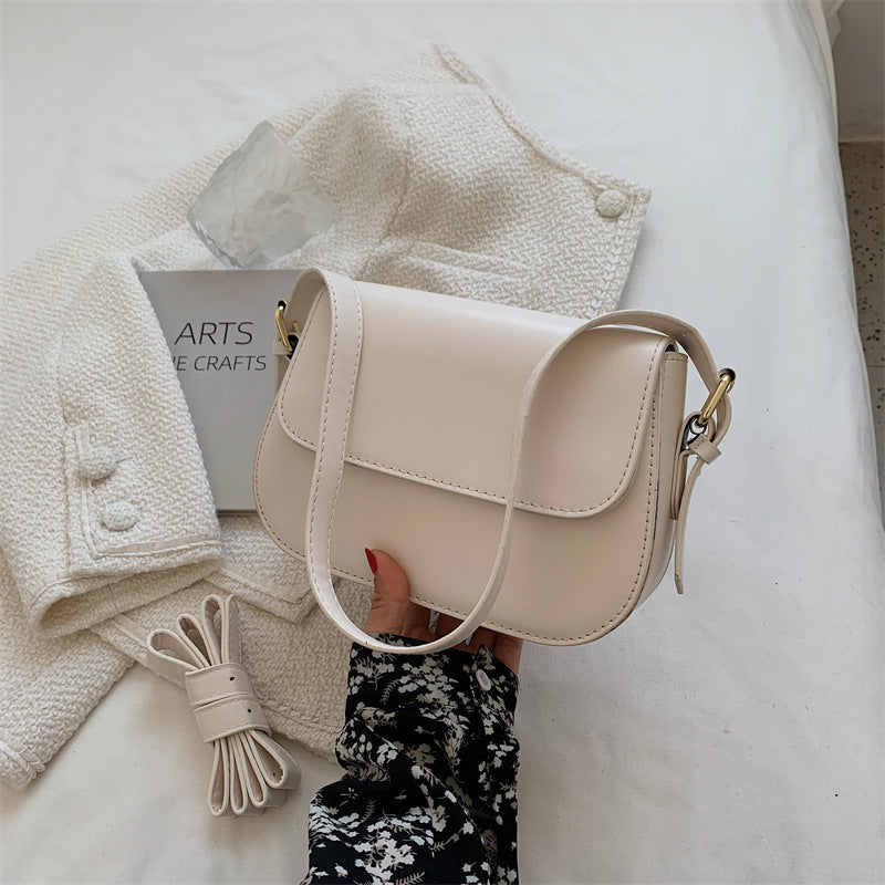 Avery Classic Saddle | Crossbody Bag