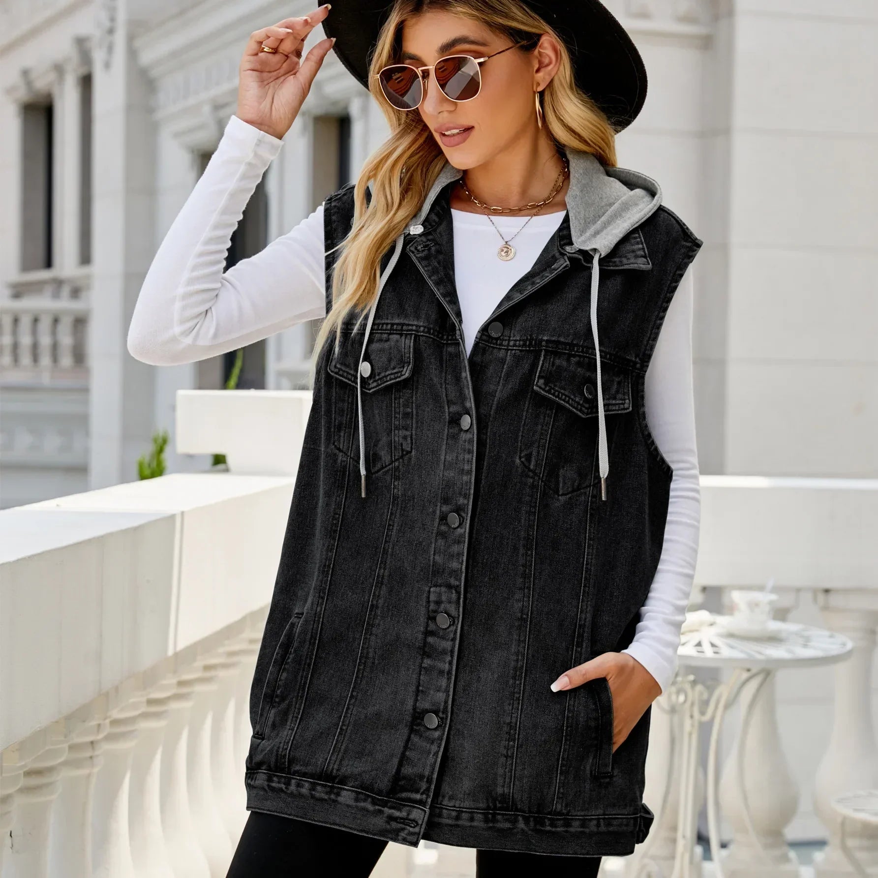 Juiletta - Stylish Hooded Denim Jacket