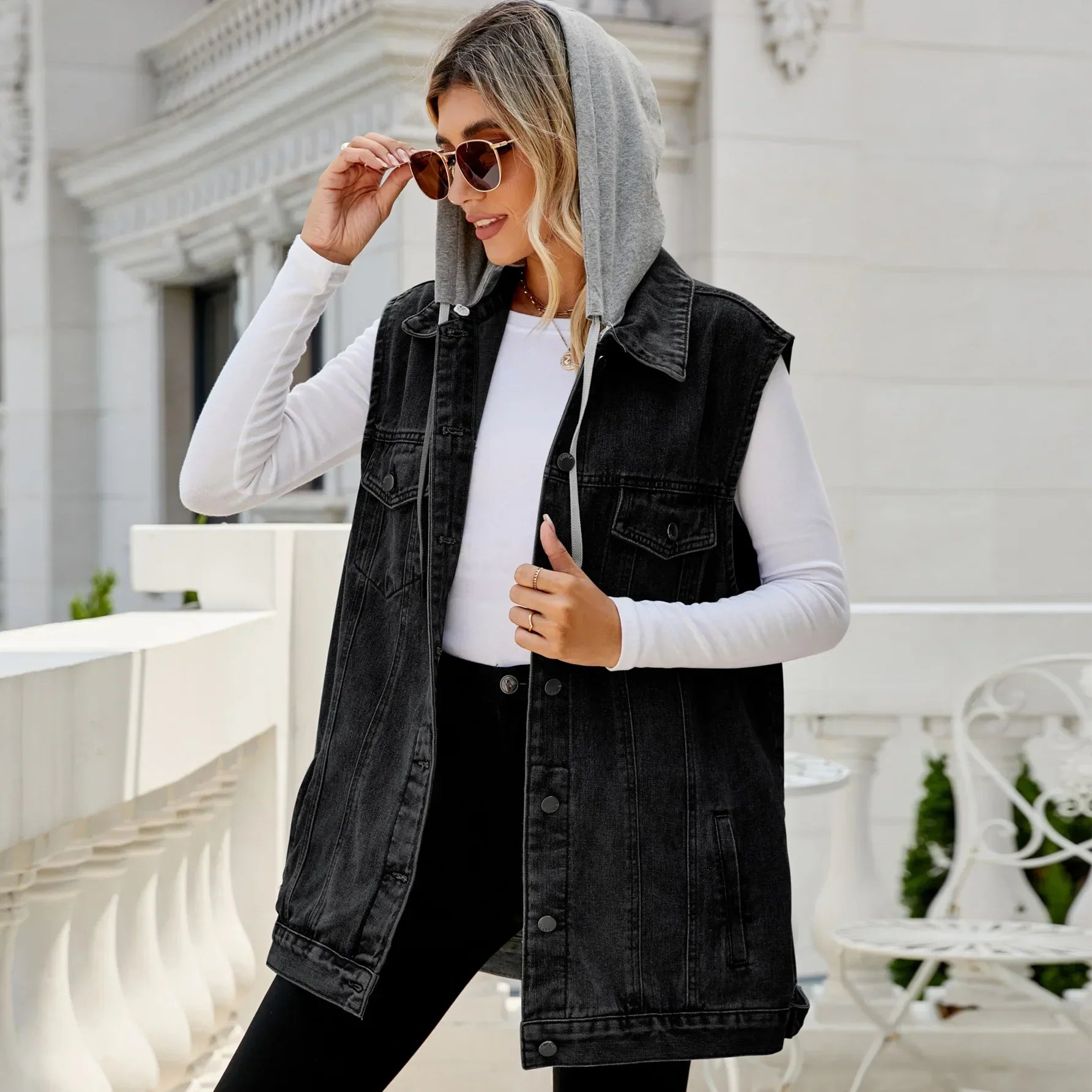 Juiletta - Stylish Hooded Denim Jacket