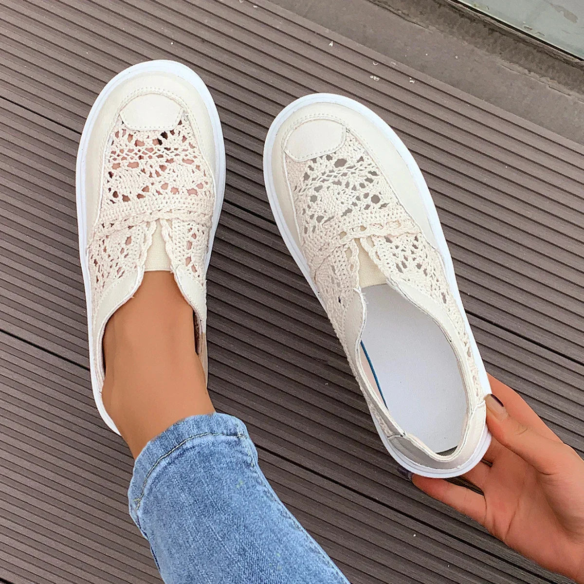 Aero - Lace Sneakers