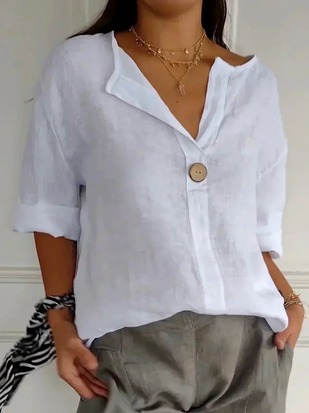 Donna – Chic Comfort Blouse