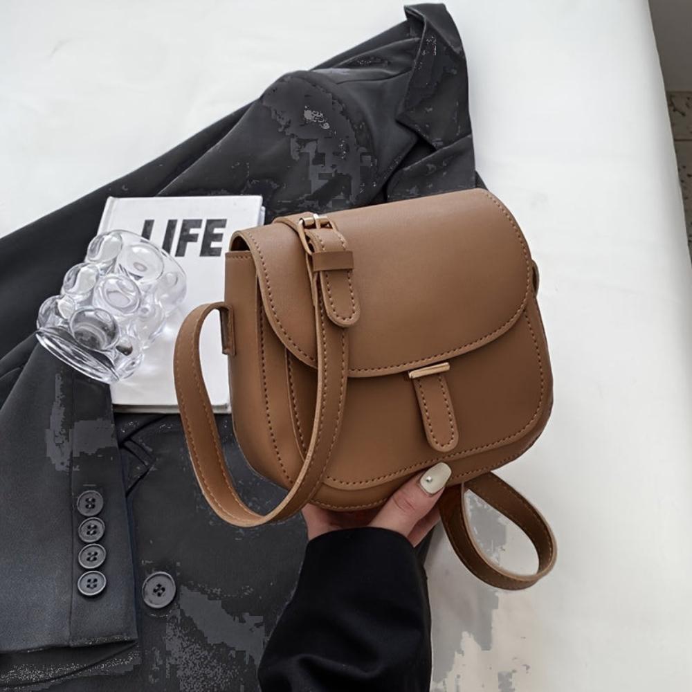 Aria Retro Grace | Elegant Saddle Crossbody Bag