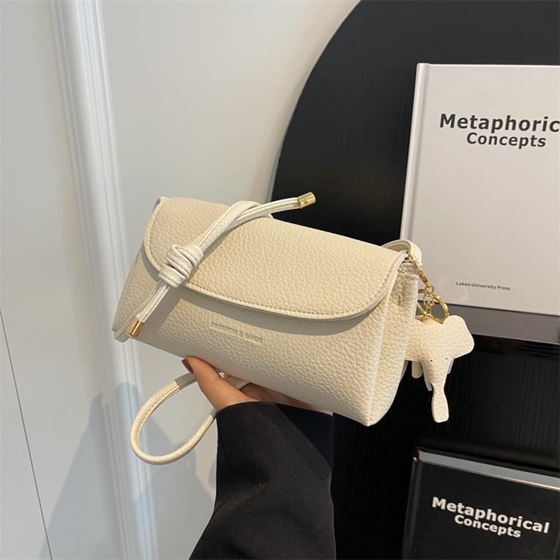Avery Retro Softness | Elegant Handbag