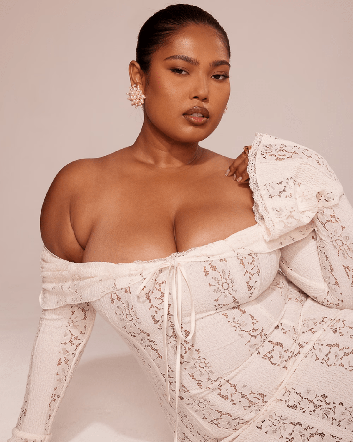 Rosalie | Lace Off-Shoulder Maxi Dress